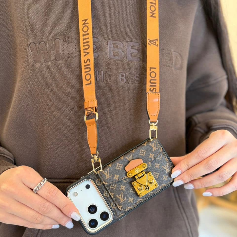 قاب Louis Vuitton جاکارتی لویی ویتون آیفون